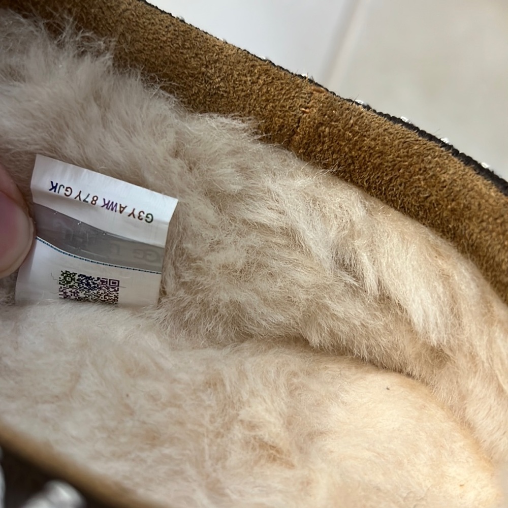 BNWT! UGG Tasman Slipper in chestnut - Womens sizes 8,9 and 10 - Picture 5 of 8
